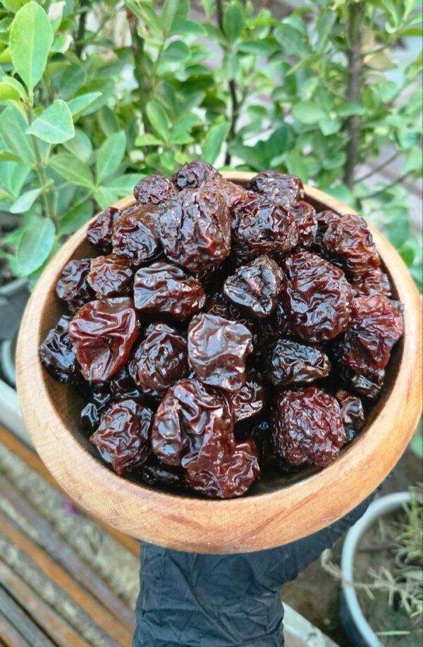 آلو سیاه شیرین